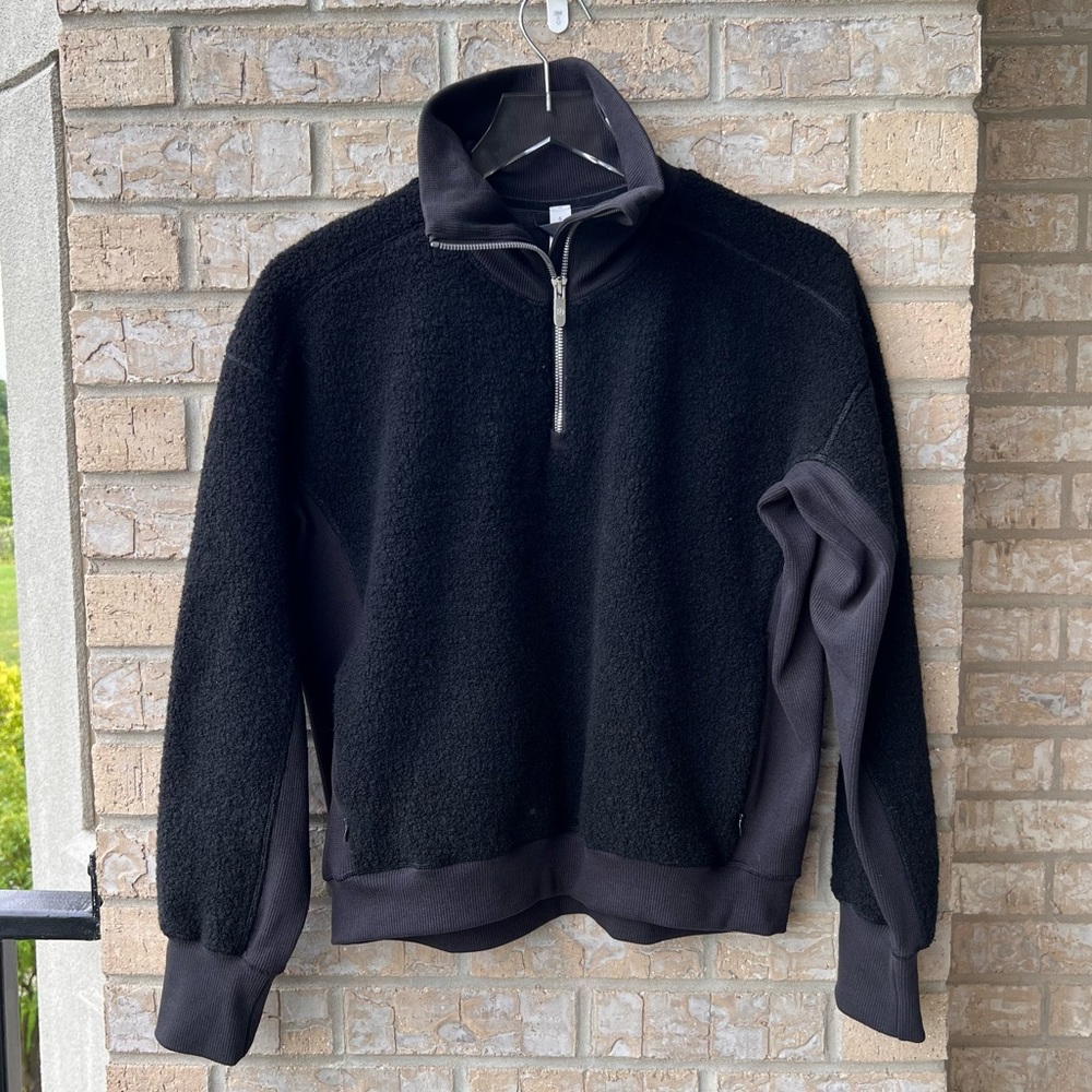 Lululemon Stand Out Sherpa 1/2 Zip